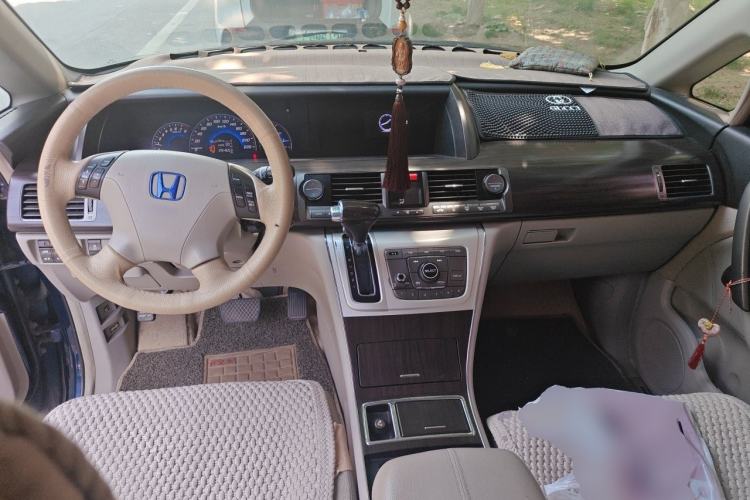 Used Honda Elysion 2012 2.4L VTi Luxury Edition Center Console