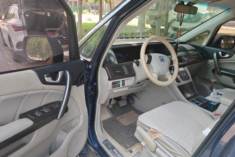 Used Honda Elysion 2012 2.4L VTi Luxury Edition Driver Seat
