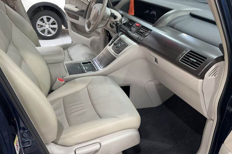 Used Honda Elysion 2012 2.4L VTi Luxury Edition Right Front Seat