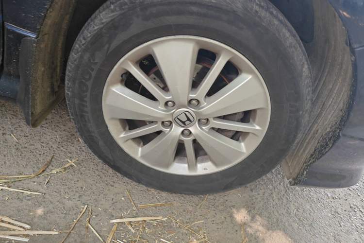 Used Honda Elysion 2012 2.4L VTi Luxury Edition Right Front Wheel Hub