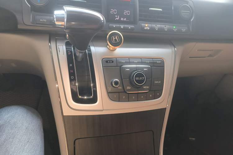 Used Honda Elysion 2012 2.4L VTi Luxury Edition Audio And AC Panel