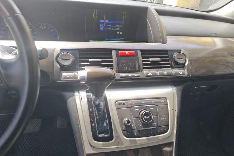 Used Honda Elysion 2012 2.4L VTi Luxury Edition Audio And AC Panel