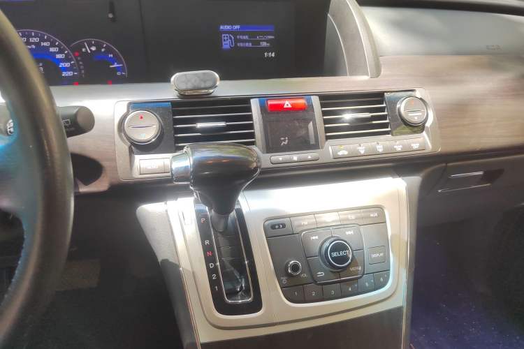 Used Honda Elysion 2012 2.4L VTi Comfort Edition Audio And AC Panel