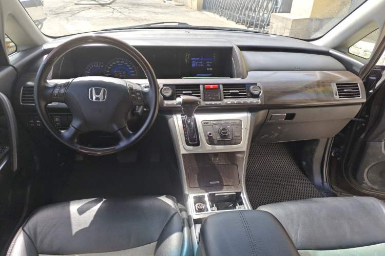 Used Honda Elysion 2012 2.4L VTi Luxury Edition Center Console