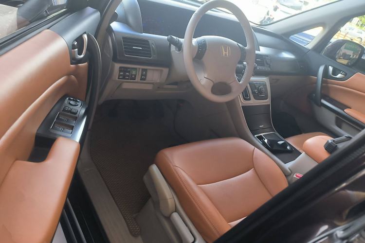 Used Honda Elysion 2012 2.4L VTi Luxury Edition Driver Seat