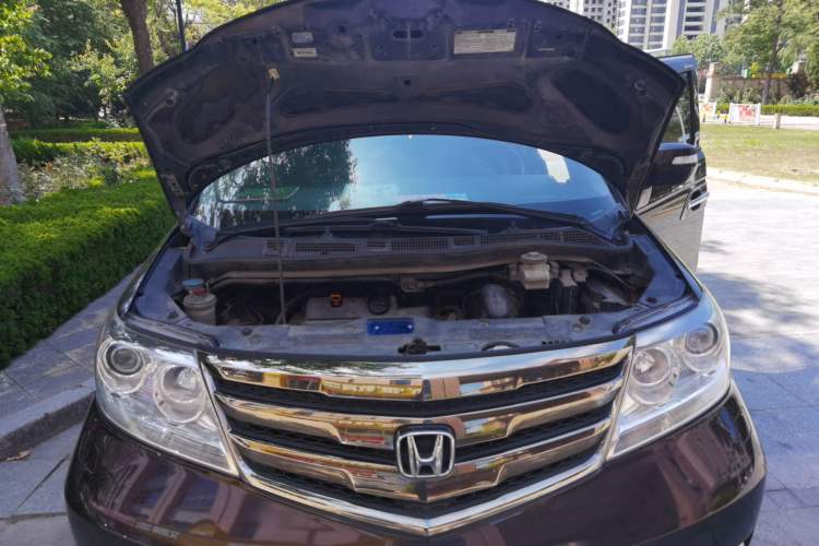 Used Honda Elysion 2012 2.4L VTi-S Prestige Edition Engine Bay