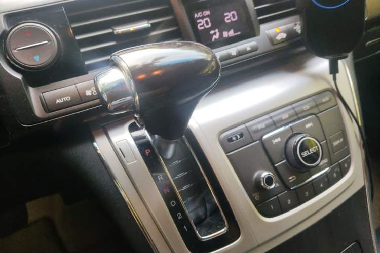 Used Honda Elysion 2012 2.4L VTi Luxury Edition Gear Lever
