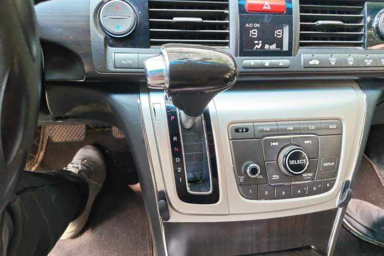 Used Honda Elysion 2012 2.4L VTi Comfort Edition Gear Lever