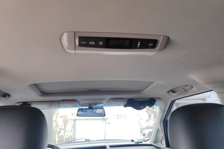 Used Honda Elysion 2012 2.4L VTi-S Prestige Edition Headliner
