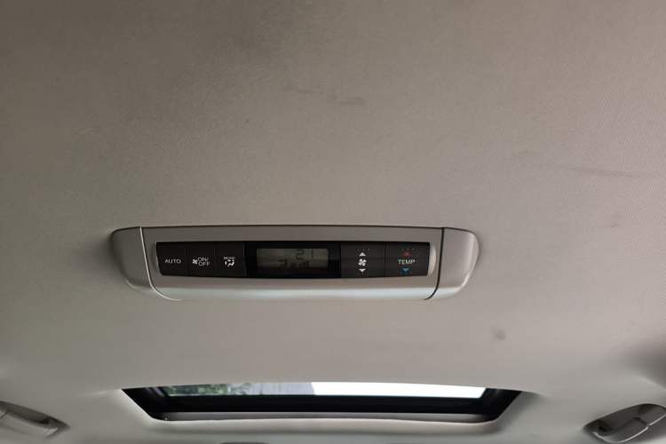 Used Honda Elysion 2012 2.4L VTi-S Prestige Edition Headliner