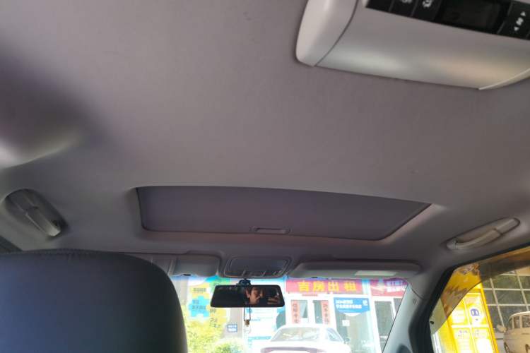 Used Honda Elysion 2012 2.4L VTi-S Prestige Edition Headliner