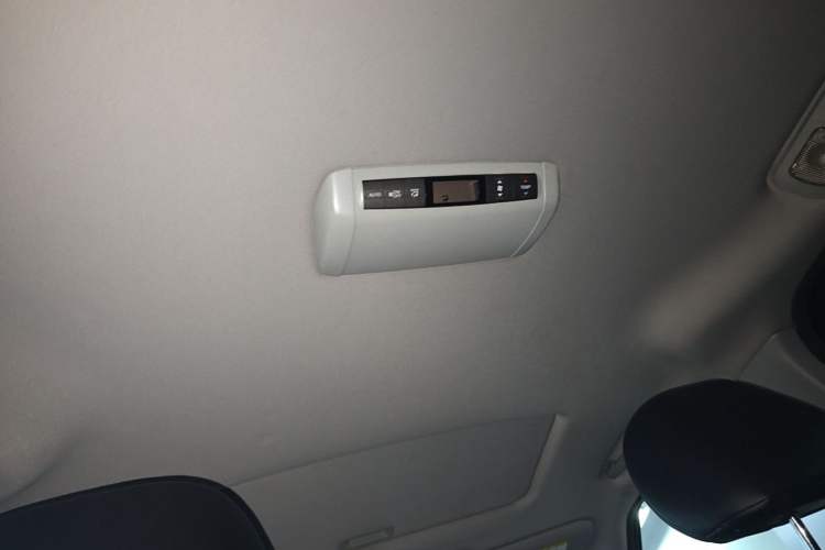 Used Honda Elysion 2012 2.4L VTi-S Prestige Edition Headliner