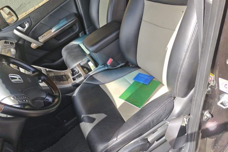 Used Honda Elysion 2012 2.4L VTi Luxury Edition Left Front Seat