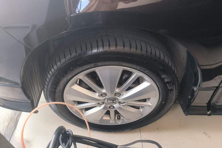 Used Honda Elysion 2012 2.4L VTi Luxury Edition Left Front Wheel Hub