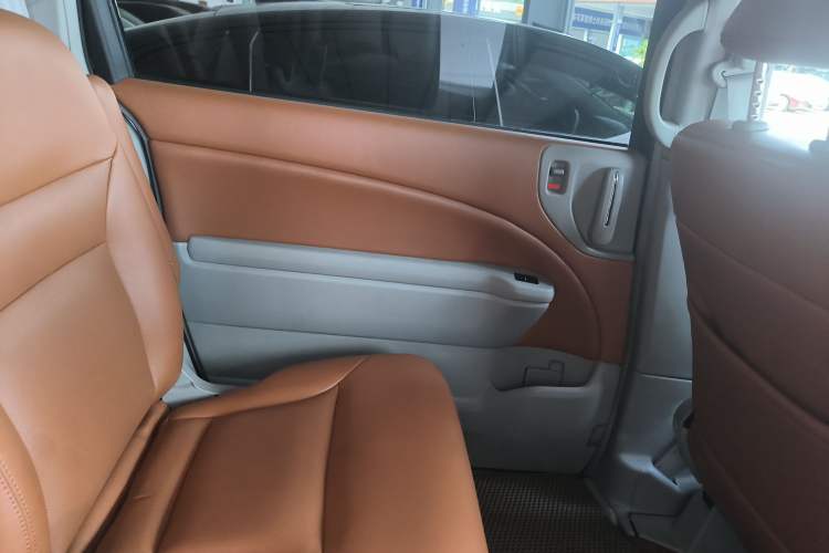 Used Honda Elysion 2012 2.4L VTi Luxury Edition Left Rear Door Interior