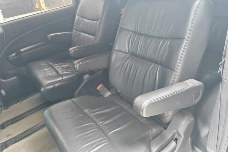 Used Honda Elysion 2012 2.4L VTi-S Prestige Edition Left Rear Seat