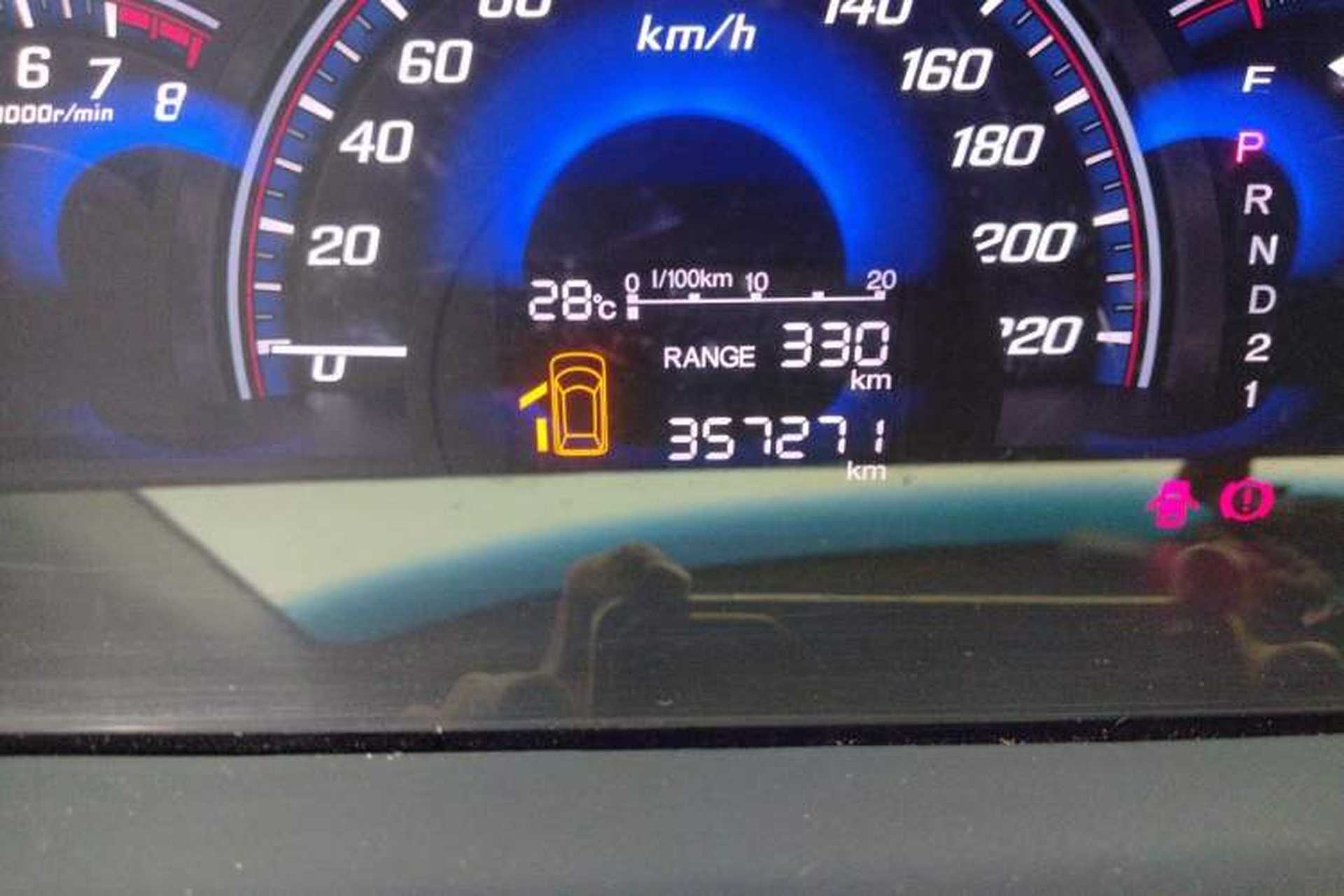 Used Honda Elysion 2012 2.4L VTi-S Prestige Edition Odometer Close Up