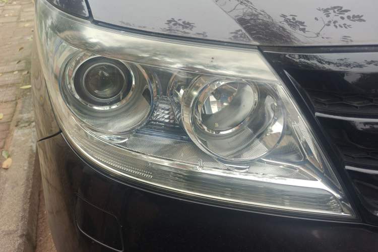 Used Honda Elysion 2012 2.4L VTi-S Prestige Edition Right Front Headlight