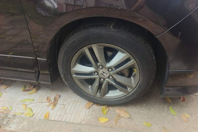 Used Honda Elysion 2012 2.4L VTi-S Prestige Edition Right Front Wheel Hub