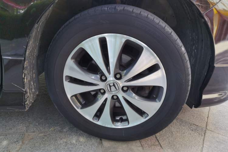 Used Honda Elysion 2012 2.4L VTi-S Prestige Edition Right Front Wheel Hub