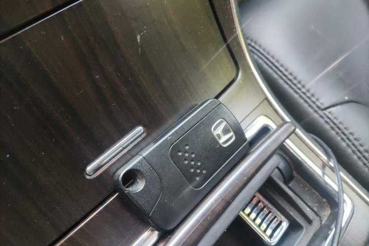 Used Honda Elysion 2012 2.4L VTi Luxury Edition Vehicle Key