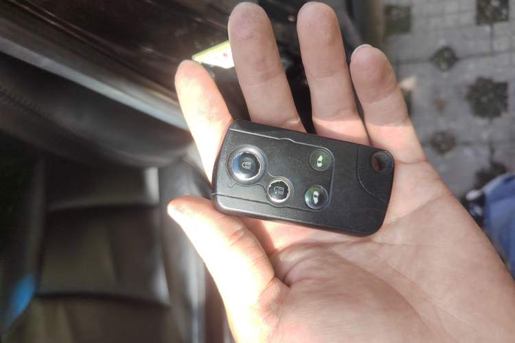 Used Honda Elysion 2012 2.4L VTi Comfort Edition Vehicle Key