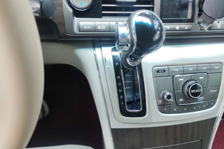 Used Honda Elysion 2012 2.4L VTi Luxury Edition Gear Lever