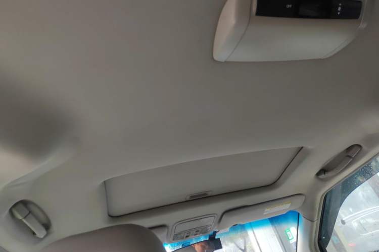 Used Honda Elysion 2012 2.4L VTi Luxury Edition Headliner