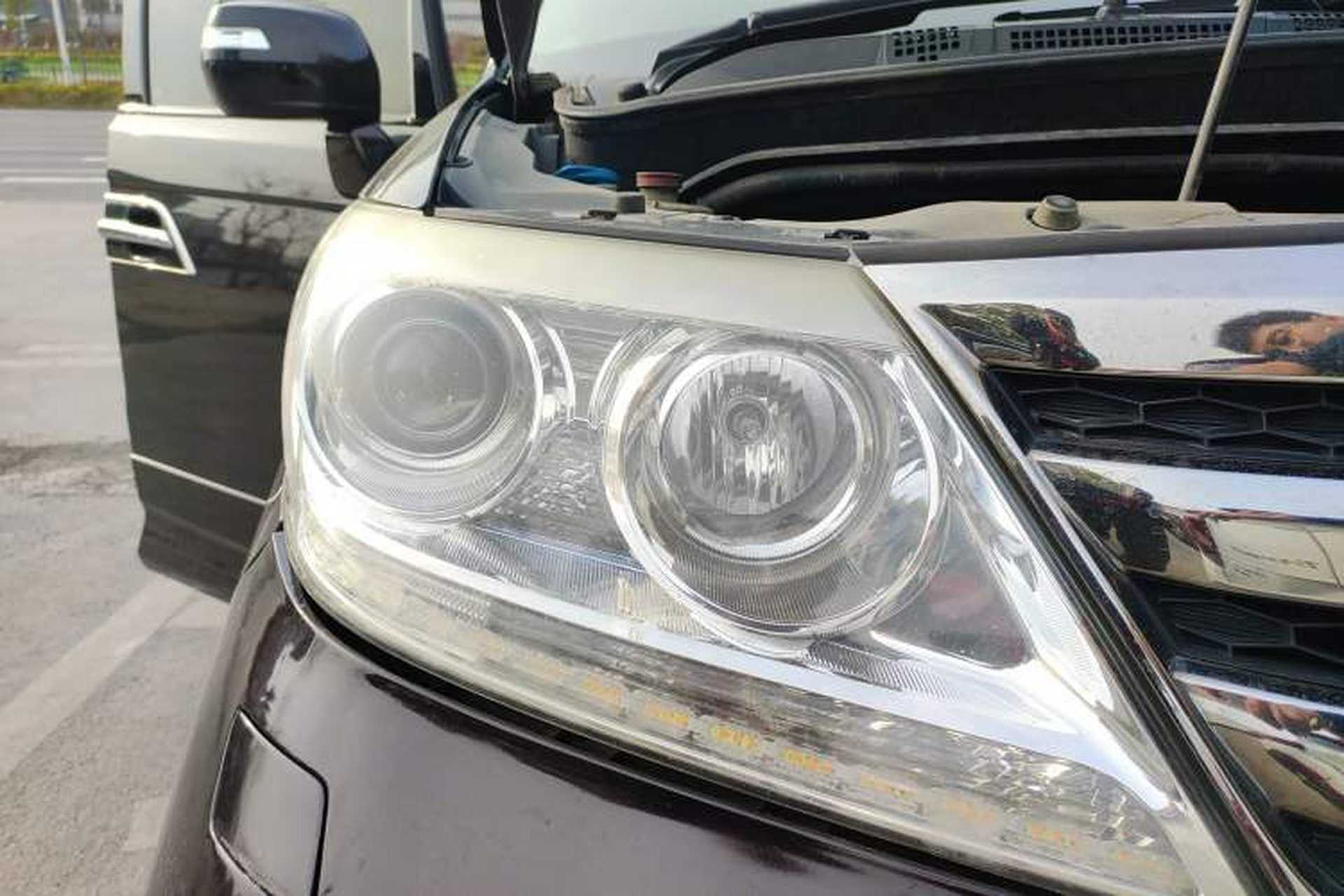 Used Honda Elysion 2012 2.4L VTi-S Prestige Edition Right Front Headlight