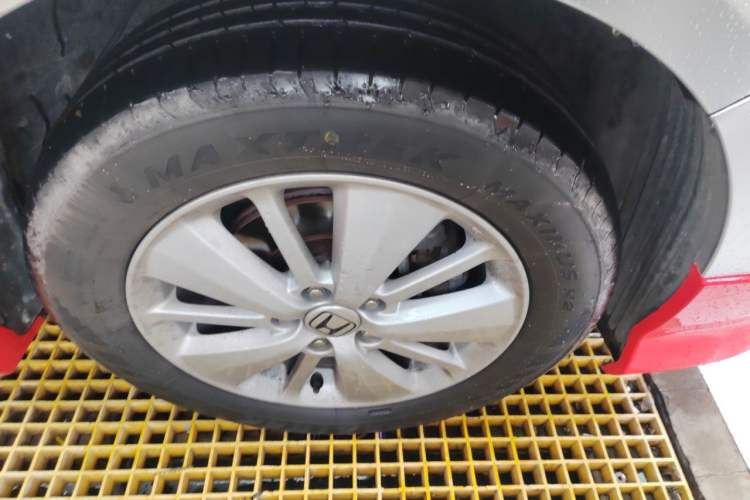 Used Honda Elysion 2012 2.4L VTi Luxury Edition Right Front Wheel Hub