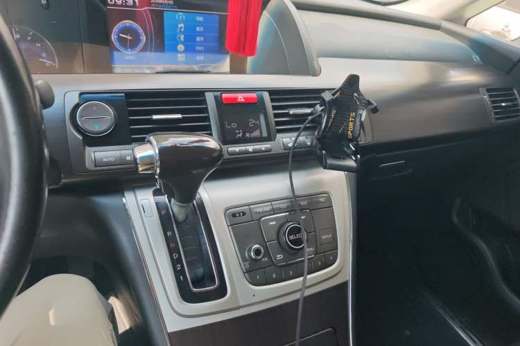 Used Honda Elysion 2012 2.4L VTi-S Prestige Edition Audio And AC Panel