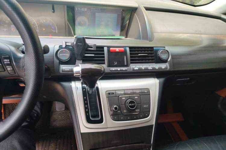 Used Honda Elysion 2012 2.4L VTi-S Prestige Edition Audio And AC Panel
