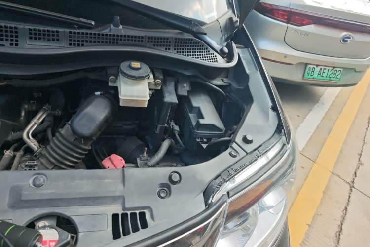 Used Honda Elysion 2012 2.4L VTi-S Prestige Edition Engine Bay Left
