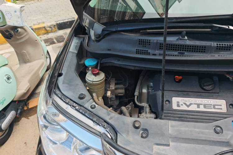 Used Honda Elysion 2012 2.4L VTi-S Prestige Edition Engine Bay Right