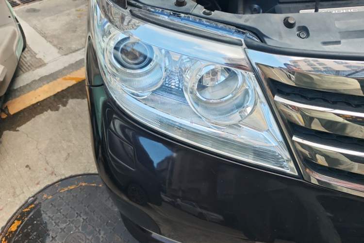 Used Honda Elysion 2012 2.4L VTi-S Prestige Edition Right Front Headlight