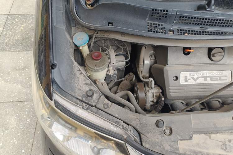 Used Honda Elysion 2012 2.4L VTi Luxury Edition Engine Bay Right