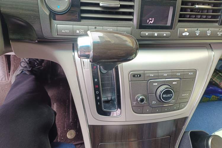 Used Honda Elysion 2012 2.4L VTi Luxury Edition Gear Lever