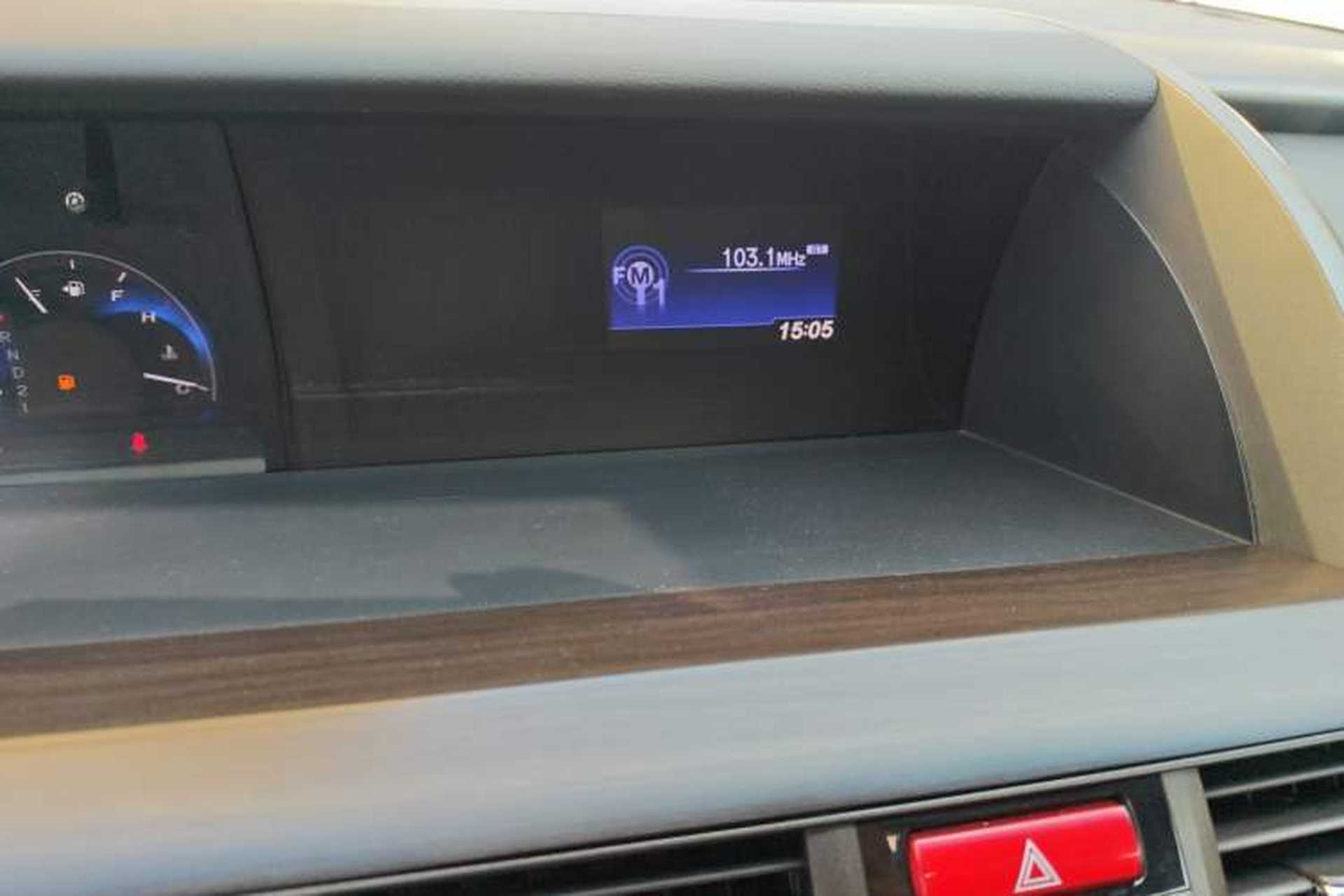 Used Honda Elysion 2012 2.4L VTi-S Prestige Edition Audio And AC Panel