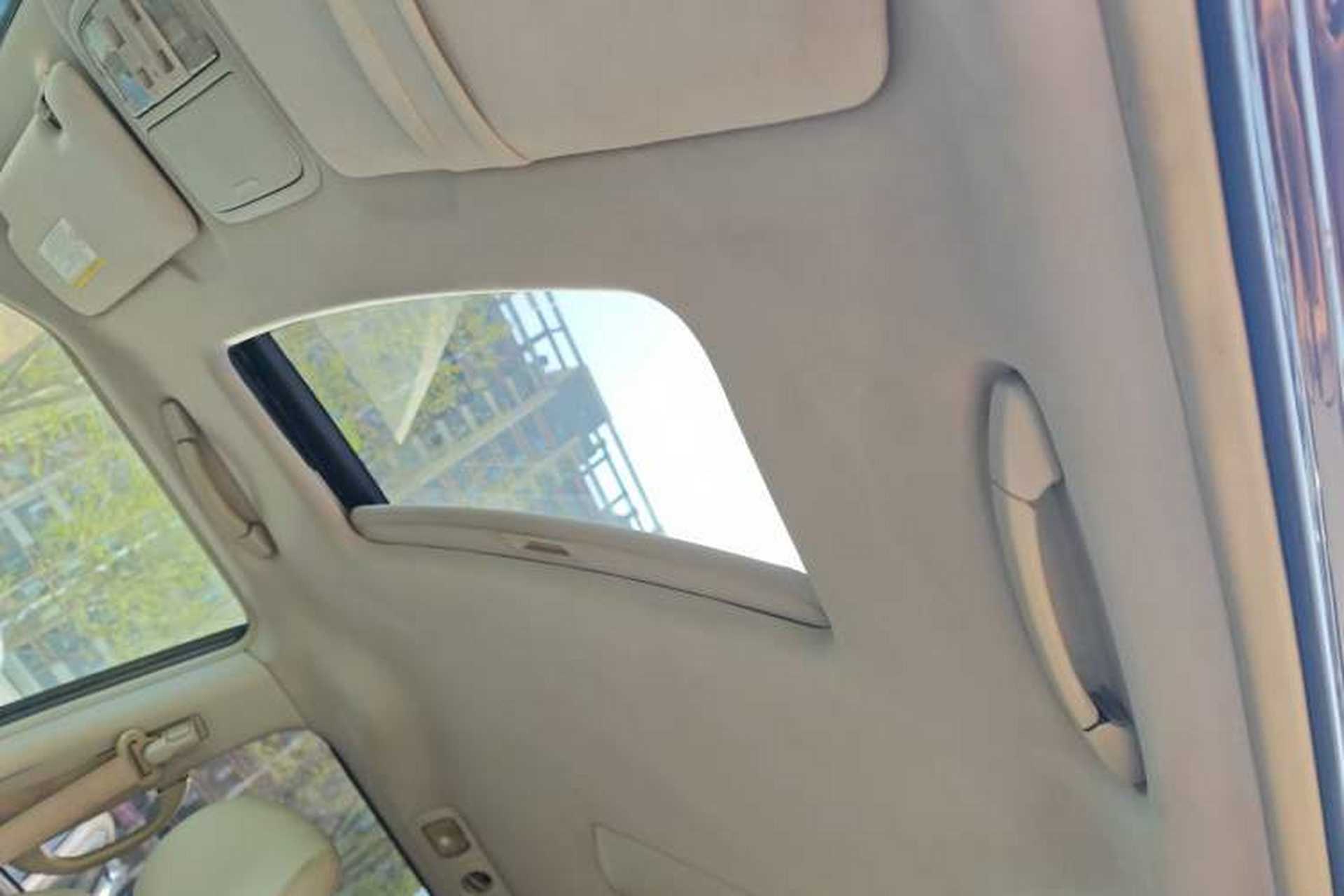 Used Honda Elysion 2012 2.4L VTi-S Prestige Edition Headliner