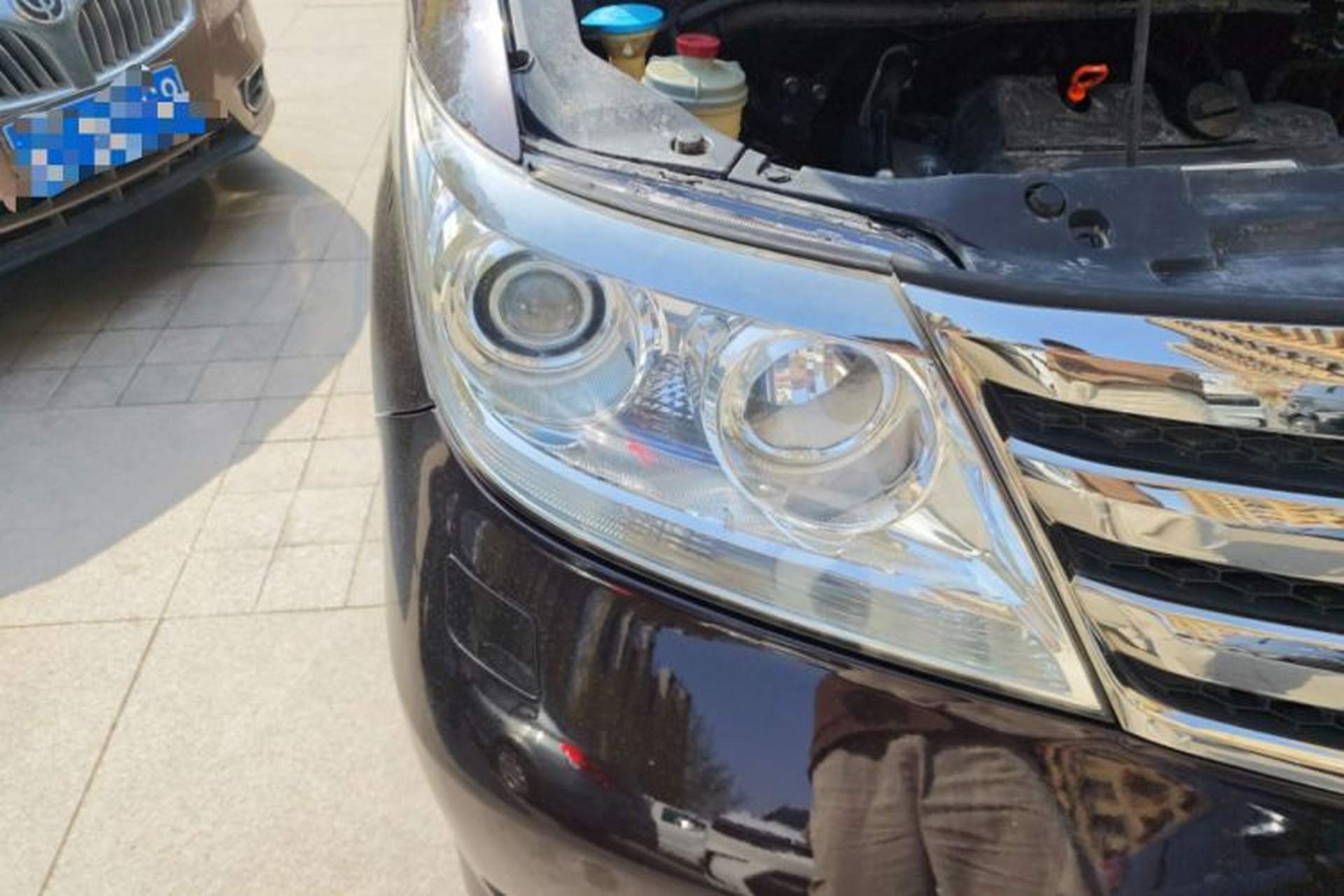 Used Honda Elysion 2012 2.4L VTi-S Prestige Edition Right Front Headlight