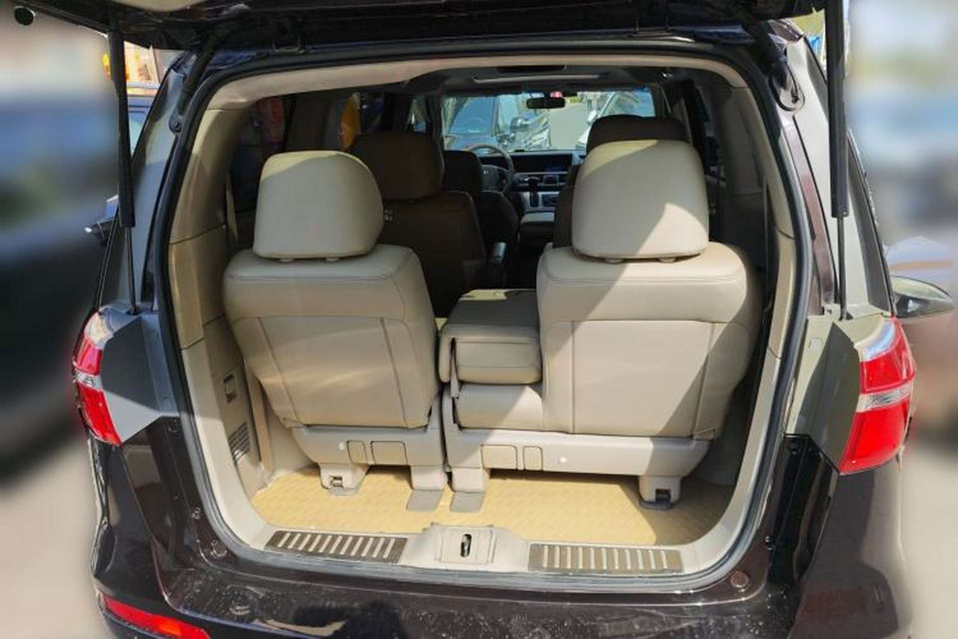 Used Honda Elysion 2012 2.4L VTi-S Prestige Edition Trunk