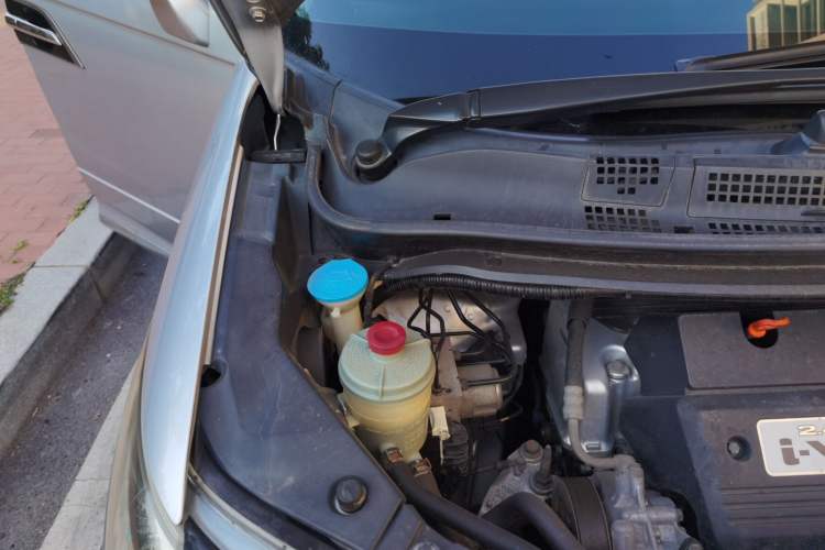 Used Honda Elysion 2012 2.4L VTi Luxury Edition Engine Bay Right