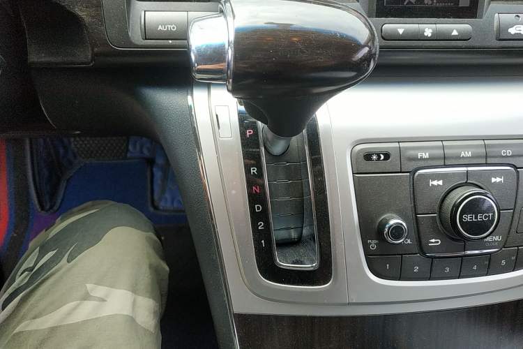 Used Honda Elysion 2012 2.4L VTi Luxury Edition Gear Lever