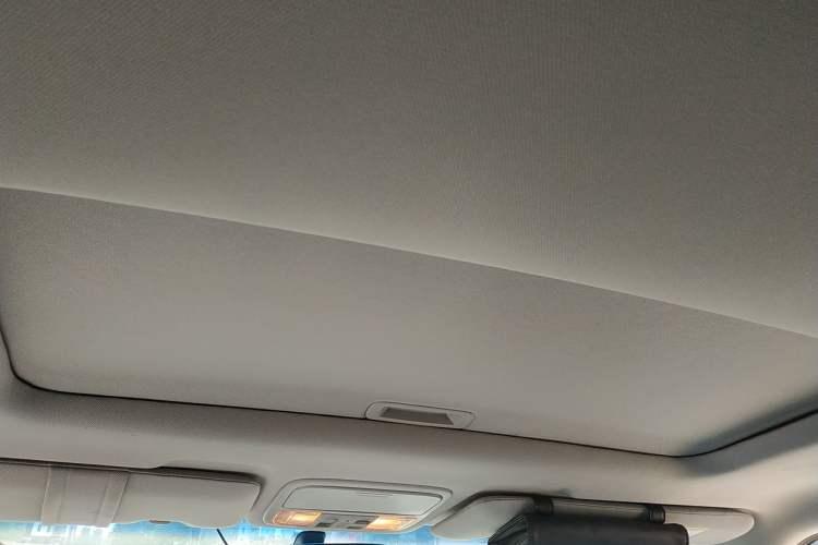 Used Honda Elysion 2012 2.4L VTi Luxury Edition Headliner