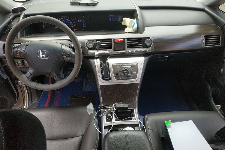 Used Honda Elysion 2012 2.4L VTi Luxury Edition Interior 2