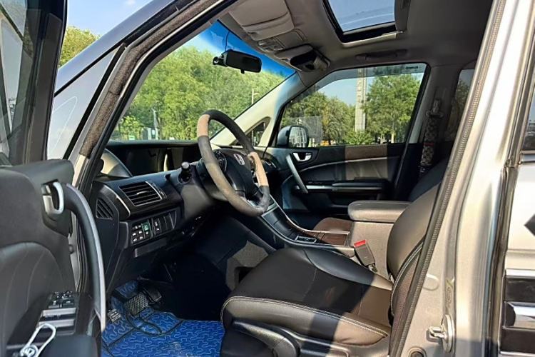 Used Honda Elysion 2012 2.4L VTi Luxury Edition Interior 5