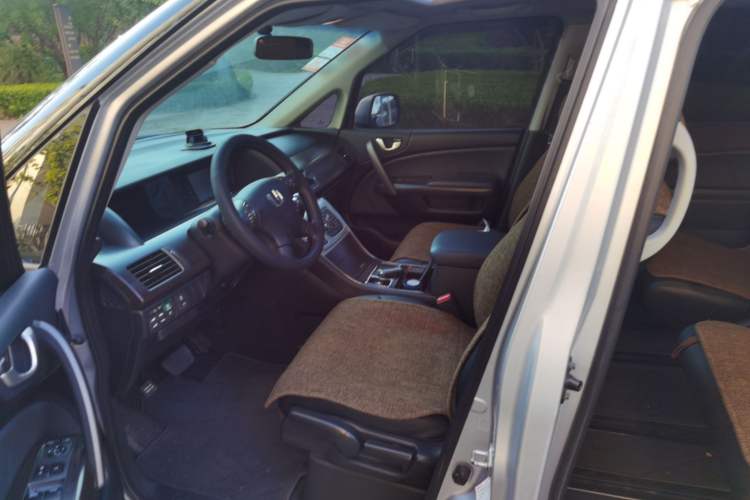 Used Honda Elysion 2012 2.4L VTi Luxury Edition Left Front Seat