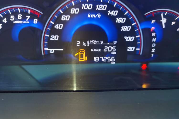Used Honda Elysion 2012 2.4L VTi Luxury Edition Odometer Close Up