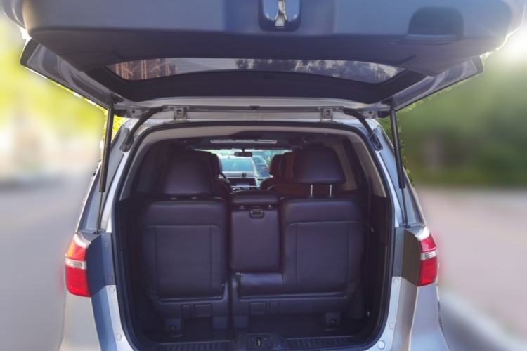 Used Honda Elysion 2012 2.4L VTi Luxury Edition Trunk