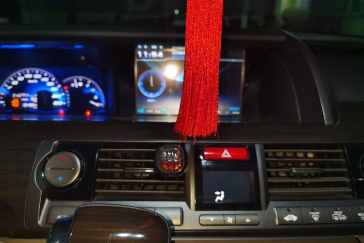 Used Honda Elysion 2012 2.4L VTi-S Prestige Edition Audio And AC Panel